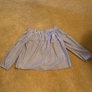 Gap off the shoulder shirt